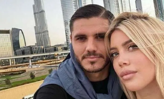 Her adımı ayrı olay! Wanda Nara sevgilisi L-Gante ile sahnede düet yaptı!