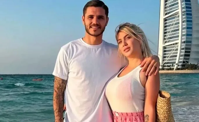 Her adımı ayrı olay! Wanda Nara sevgilisi L-Gante ile sahnede düet yaptı!